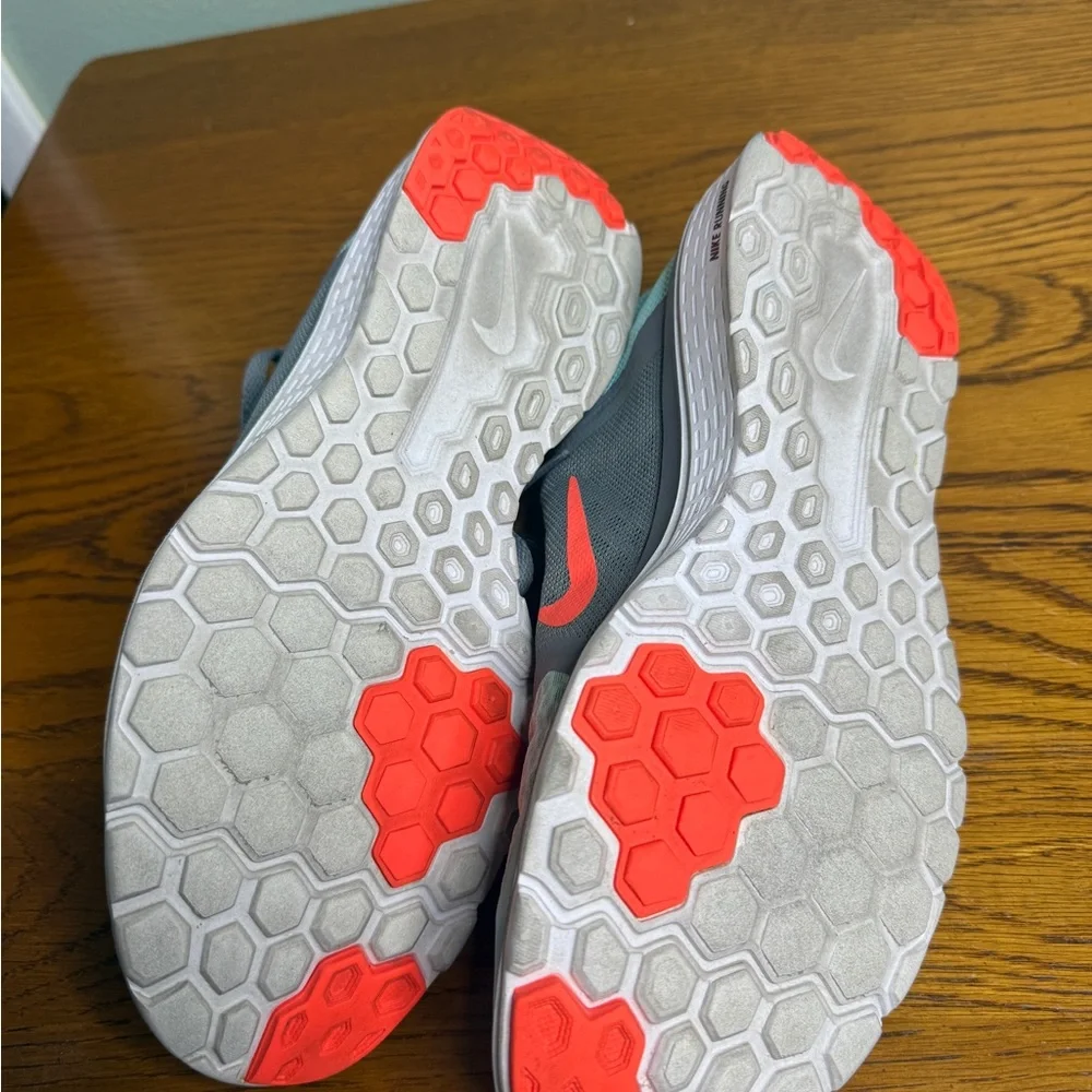 Nike Women's Gray and Blue Running Shoes size 10 - Picture 7 of 8